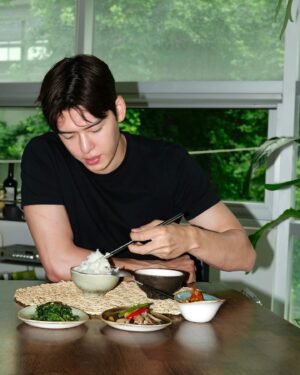 Austin Kang Instagram - 밥 소믈리에 블라인드 테스트 1위의 더미식 백미밥

더미식 백미밥 enjoy 🍚

#광고 #더미식 #더미식밥 #더미식즉석밥 #더미식백미밥 #백미밥 #즉석밥 #즉석밥추천 #밥스타그램
