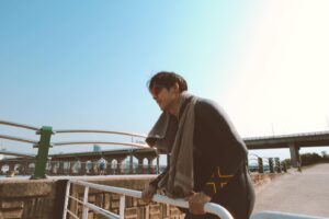 Austin Kang Instagram - 벌써 5월도 끝나가는 중😟 
cali vibes in seoul~~
