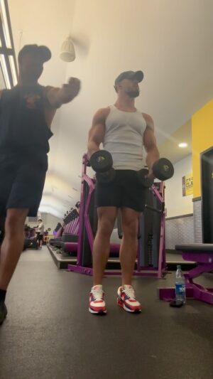 Austin White Instagram - People just don’t have respect anymore. Trying to get in a Pre Smackdown pump and this idiot just walks in front of our camera
