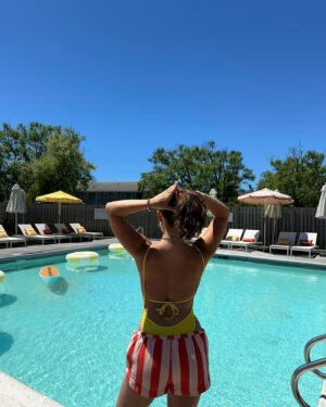 Autumn Rose Gruber Instagram - a new englander at heart 🦞
