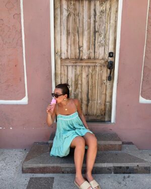 Autumn Rose Gruber Instagram - out & about 🍦