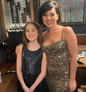 Ava Grace Cooper Instagram - It was so great having @krysta_rod play my Mom in #JustOneKiss. Amazing memories ❤️❤️
.
.
#justonekiss #krystarodriquez #broadway #newyorknewyork #miaandrosie #Hearties
