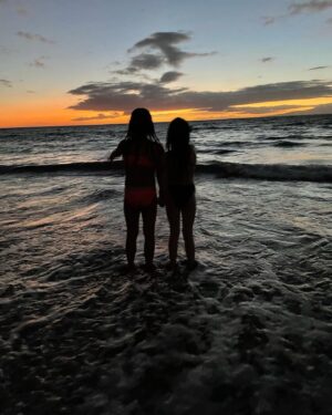 Ava Grace Cooper Instagram - Me and my bestie Ava had so much fun in Maui together!!! Happy late international best friend day💕💕#internationalbestfriendday #maui #hawaii #sunset #beach
