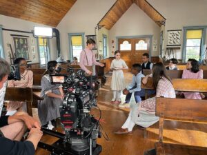 Ava Grace Cooper Instagram - A little look behind the scenes @wcth_tv ❤️ #season9 
.
.
Repost @erinkrakow 
#sps
