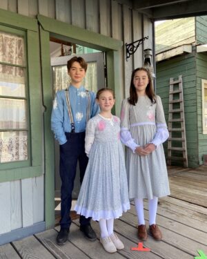 Ava Grace Cooper Instagram - Behind the scenes of tonight’s episode 🍨❤️ Thank you for joining us and we will see you next week! ❤️
.
.
#Hearties @wcth_tv @hallmarkchannel @schearthome #icecreamfoodfight