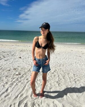 Ava Ro Instagram - sunshine state 🌞