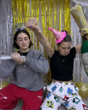 Avery Konrad Instagram - I couldn’t pick one so here is 100 photos from NYE/my bday 🥳🍾