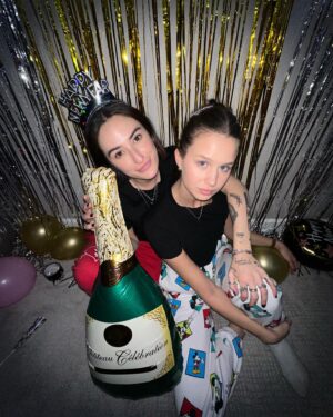 Avery Konrad Instagram - I couldn’t pick one so here is 100 photos from NYE/my bday 🥳🍾