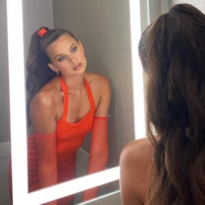 Avery Konrad Instagram - The look a 3 part series ❤️‍🔥 💄 • @robertti