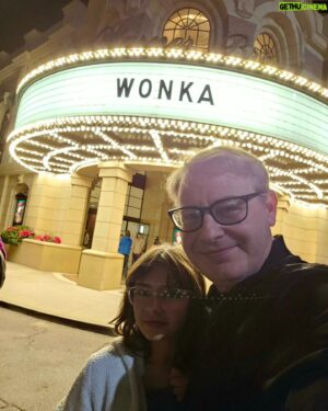 Axel Kuschevatzky Instagram - Con la súper jefa después de ver @wonkamovie 

#wonka #wonkamovie