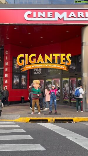 Axel Kuschevatzky Instagram - ✨Alfonso de visita en @cinemarkhoyts Palermo.

🗓️Vení a sacarte una foto con Alsonso:
- ⁠Viernes 19 a las 14:30hs en Hoyts Unicenter.
- ⁠Sábado 20 a las 15:30hs en Hoyts Moreno.
- ⁠Domingo 21 a las 16hs en Hoyts Quilmes.
- ⁠Lunes 22 a las 16hs en Hots Dot.
- ⁠Martes 23 a las 14hs en Hoyts Abasto.
- ⁠Miércoles 24 a las 16hs en Cinemark Caballito.
- ⁠Jueves 25 a las 15hs en Hoyts Morón.
- ⁠Viernes 26 a las 14:30 en Cinemark Puerto Madero
- Sábado 27 a las 16hs en Cinemark Tortugas.

🍿8 DE AGOSTO, SOLO EN CINES🇦🇷
GIGANTES, una aventura extraordinaria.

✨La película Argentina éxito en el mundo, llega a los cines.

Con las voces de Karol Sevilla (@karolsevillaofc) y Carla Peterson (@petersoncarla).

#GigantesLaPelicula
#Gigantes #UnaAventuraExtraordinaria
#KarolSevilla #CarlaPeterson #PatoLago #DemianVelazcoRochwerger
#GonzaloGutierrez #FlorenciaLemoine
#GFfilms #Studio100 #InfinityHill #Digicine
#Comedia #Aventuras #Animacion #Familiar #Pelicula #Argentina #ExitoMundial
#Cine #CineArgentino #CinedeAnimacion #Estreno #8deagosto #SoloEnCines