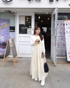 Ayaka Hidaritomo Instagram - 🇰🇷✨　

韓国の思い出いろいろ☀️ 

道端にあるカフェで毎回フルーツジュース頼んでた🤣🥤

写真載せてないけどとにかくご飯も美味しくって　
また食べに行きたいな🍚　

#韓国旅行　#韓国カフェ