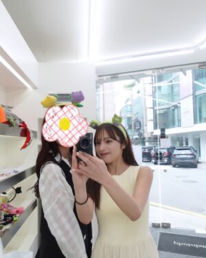 Ayaka Hidaritomo Instagram - 🇰🇷✨　

韓国の思い出いろいろ☀️ 

道端にあるカフェで毎回フルーツジュース頼んでた🤣🥤

写真載せてないけどとにかくご飯も美味しくって　
また食べに行きたいな🍚　

#韓国旅行　#韓国カフェ