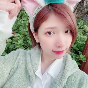 Ayaka Morikawa Instagram - 前髪ありとなし
どっちも楽しい♡