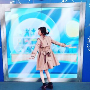 Ayaka Morikawa Instagram - ディズニーランドの壁が扉の絵になってたよー♡
可愛い(*´艸`)
全部のトビラで写真撮って遊んだー！！
#ディズニー #ディズニーランド #disneyland #disney #イースターディズニー #dヲタさんと繋がりたい #dヲタ