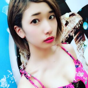 Ayaka Morikawa Instagram - メイクも髪もおわったけど、やっぱりプールは全力で遊んだ方が楽しいね！！
#サマーランド #プール