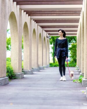 Ayako Kawahara Instagram - 紅花栄
#tokyo #frenchbulldog #flawer #kimono #美容 #着物 #フレブル
