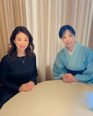 Ayako Kawahara Instagram - 紅花栄
#tokyo #frenchbulldog #flawer #kimono #美容 #着物 #フレブル