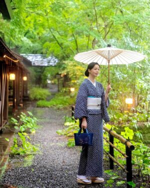 Ayako Kawahara Instagram - 霧島温泉郷妙見温泉
#kagoshima #kirishima #kimono #onsen #妙見石原荘 #鹿児島