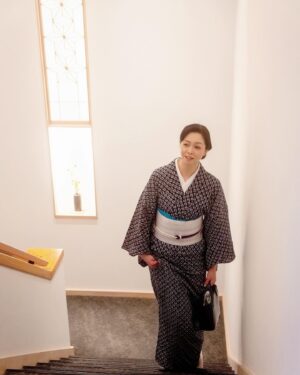 Ayako Kawahara Instagram - 鹿児島への旅
#kagoshimaairport #kirishima #kimono #妙見温泉 #着物 #着物旅