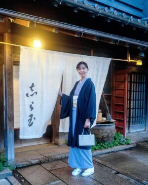 Ayako Kawahara Instagram - 名古屋の夜✨
#nagoya #kimono #料亭  #着物