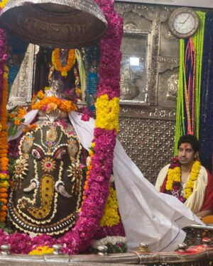 Ayan Mukerji Instagram - 3 DAYS AWAY…🤞🕉💥

Feel very happy and energised to have visited Mahakaleshwar Temple today… Got the most beautiful darshan… 

Wanted to make this visit to close the film-making journey on Brahmāstra, and to get all the positive energy and blessings for our Release 🕉💥

#brahmastra