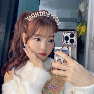 Ayane Takahashi Instagram - 25歳はみなさんのおかげでとても楽しい1年を送らせていただきました。
いつもありがとうございます🤍
26歳も自分らしさは変わらずに、人間的にもアイドルとしてもまだまだ成長していけたらなと思います！
26歳もよろしくお願いします☺️