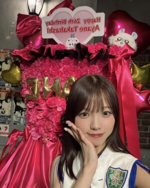 Ayane Takahashi Instagram - 僕の太陽公演- ̗̀ ☺︎ ̖́-
そして26歳の生誕祭ありがとうございました！
皆様のコールから沢山の愛をいただけてうるうるしました🥲
本当にいつもありがとうございます！
大好きな皆さんが笑ってくれるのが嬉しいのでこれからも可愛くいられるよう頑張るし、面白い人間でいたいです👊🏻
これからもよろしくお願いします😊
