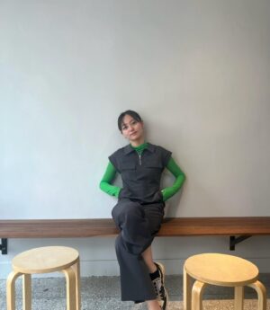 Ayano Kudo Instagram - 韓国での私服〜！
ドラマ撮影とスチール以外は全て私服なのです。
クローゼットのありとあらゆるお洋服と新しく買ったものと組み合わせるの楽しかったんだけど大変だったーー！コーディネートのプロ、尊敬します
色物と柄物多めです😉

EP1〜4までで着てたお洋服たち
3枚目全身じゃなくてごめんね🤣

 #韓国ドラマな恋がしたい