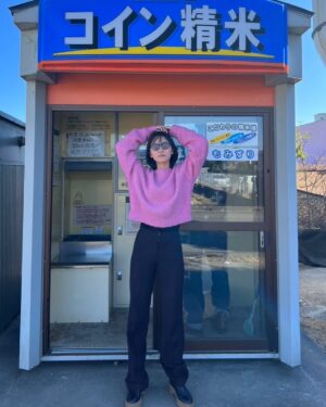 Ayano Kudo Instagram - 後ろで父が精米してますの巻。
in 宮崎