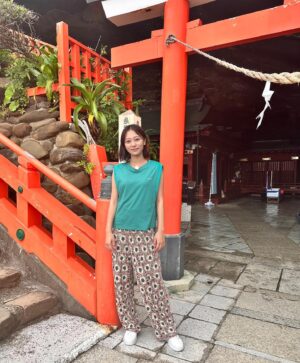 Ayano Kudo Instagram - BS12にて8／15から放送の久住昌之のニッポン箸休めさんぽに出演します！なんと私の地元！宮崎です！！！

孤独のグルメの原作者久住さん。ドラマにも出演させて頂いていたのでとてもお会いしたかった方です。そして地元の大先輩温水さん。今回初めてお会いできてとても嬉しかったです。
お二人と宮崎という場所でロケが出来て幸せでした！
放送観てね🫶🏻

Hairmake @akemimuraki 
いつもお世話になっております♪
