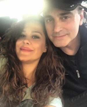 Ayça Mutlugil Instagram - Yeni Dünya Düzeni’nin evlilikten soğutma projelerine inat “Evlilik aşkı öldürmez!” ❤️