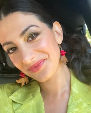 Ayden Mayeri Instagram - 🌿premiering now - this glorious suit i thrifted at a flea market in Tuscany while shooting Spin Me Round🕺🏻

🤍makeup: @allanface 
🤍hair: @matthewstylist
🐅 earrings: NinaFelice

#spinmeround #thrifting #vintage #slowfashion