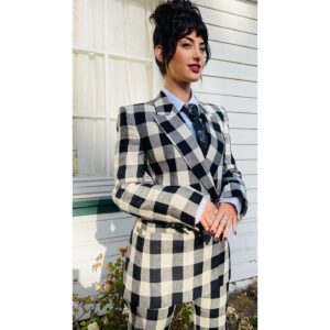 Ayden Mayeri Instagram - 🧿💖 ➡️ 4️⃣ U

Styling • @andriamichellebush 
Makeup • @cedricjolivet 
Hair • @nikkiprovidence 
Suit • @petarpetrovofficial 
Jewels • @anitakojewelry

Streaming now on @showtime !!!
