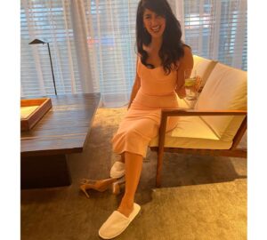 Ayden Mayeri Instagram - Coming to a theater near you! SEPT 16! (shoes optional) #ConfessFletch @paramountmovies 

styled by: @andriamichellebush 
makeup: @emilychengmakeup 
hair: @matthewmonzon 
dress: @alexperryofficial 
jewelry: @melindamaria_jewelry
nails: @stephstonenails @welovecoco