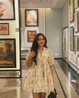 Ayesha Kaduskar Instagram - an ode to this dress 🫶🏼