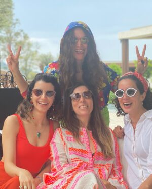 Ayfer Dönmez Instagram - Belçiiiiiiiiiim bütün renklerini sevdiğim, iyi ki doğdun canımın içi!! 💜🦄🌈