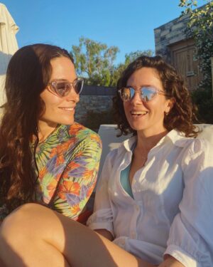 Ayfer Dönmez Instagram - Belçiiiiiiiiiim bütün renklerini sevdiğim, iyi ki doğdun canımın içi!! 💜🦄🌈