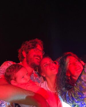 Ayfer Dönmez Instagram - All you need is love.. 🎵💙