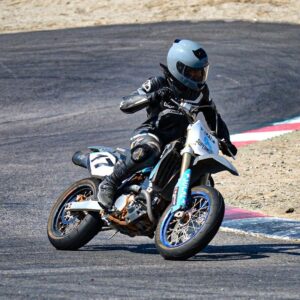 Ayisha Issa Instagram - 🏍Leaning into the weekend
 📸 @suzukisyl @socalsupermoto 
.
.
.
.
.
.
.
.
.
#suoermoto #motorcyclelife #motorracing #girlswhoride #motorcycle #girlswhoridemotorcycles #motosport  #california #socal #blackgirlmagic