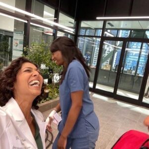 Ayisha Issa Instagram - It's official! Season 3 of Transplant airs in CANADA Sept 23ed on Ctv.

Amoing those joining your favorite medical team this year are Director @thesharonlewis and our new Chief  @therekhasharma 🥳 

#medical #tvshow #drama #medicaldevices #greysanatomy #doctors #doctorlife #nurselife #hospitallife #surgery
