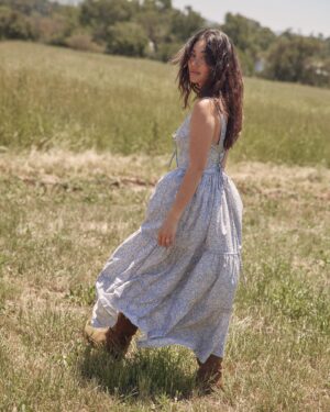 Aylya Marzolf Instagram - Living out my prairie dreams 🌾 

Photog: @jenavieve 
Styling: @kata.gory @kjaduh