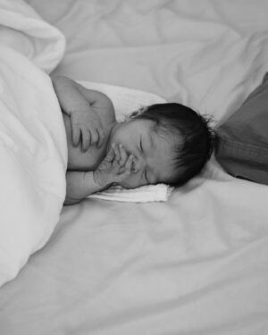 Aylya Marzolf Instagram - Cozy Mosey. 💛

11 days postpartum. I’m still in bed, still obsessed with Mosey, & still so grateful to my parents, my midwives, Cassius & @dirkmai for taking care of us & all the things.

If you’ve had a baby, how long did you rest after birth? We’re you right back to life as usual? Did you take a while to heal? Every birth & every body is different. Let’s share and normalize different experiences.