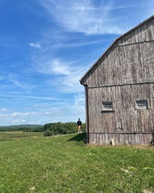 Aymeric Jett Montaz Instagram - Throwback #2 visiting AWAE 🥺  More content soon;)

#annewithane #awae #amybethmcnulty #annewithaneseason #annewithaneedit #renewannewithane #anne #anneshirley #netflix #anneofgreengables #saveannewithane #shirbert #dalilabela #awaeseason #strangerthings #awaeedit #cbc #annewithanebrasil #renewawae #jerrybaynard #series