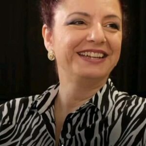 Ayşe Burcu Eren Instagram - Her anın, muhteşem olasılıkları içinde, değişebilir ve dönüşebiliriz.

Değişim her zaman doğrusal değildir. Geçmişten geleceğe ya da bugünden yarına olması gerekmez.

Yeter ki, kendimizde olup biten her ne varsa farkına varalım.

🎈Şu an hayatımda neler oluyor?

🎈Aslında ne istiyorum?

🎈Düşüncelerimde genellikle ne var?

🎈Duygularım nasıl? Genelde nasil hissediyorum?

🎈Genelde hangi ruh hallerindeyim?

🎈Bedenim nasıl? Ağrılarım var mı?

🎈Nasık besleniyorum?

🎈Eğlenebiliyor muyum?

🎈Romantizmi nasıl yaşıyorum?

🎈Yatatıcılığımı kullanıyor muyum?

Bu soruların her biri bir farkındalık uyandıracak Çekirgem.💌

Şimdi hangisini nasıl iyileştirmek istiyorsan, 
Yolculuğun başlasın. Değişimin başladı bile.🙏

Sen Yola Çik Çekirgem! Yol Açık!
💫

#değişim #farkındalık #motivasyon #psikoloji #yolculuk #andakal #dönüşüm #kişiselgelişim #iyihissetmek #olumlama #kuantumenerji #nlppractitioner #yaşamkoçluğu