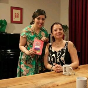 Ayşe Burcu Eren Instagram - Müjdat Hocam( Müjdat Gezen) şöyle derdi.
 "Bırakın onu bunu biriktirmeyi. İnsan biriktirin insan"

Yeni yeni hayatı anlamlandırmaya başladığım yıllarda,  bu sözler hep kulağıma küpe oldu.

Ben biriktirmeye çalıştıkça, elekten süzülüp durdu bir çoğu. 

Kalanlarla yola devam ediyorum. Bu sözü ilk duyduğumdan bu yana 27 sene geçti.
Belki 27000 insanı kalbimin süzgecine almışımdır.

Yo abartmıyorum. Daha bile fazla olabilir.
Süzgeçte kalanlarla yola devam ediyoruz.
Evvel Allah.

Bu güzellikler de onlardan işte.
İki güzel Çekirge 
Kalplerinin güzelliği yüzlerine vuruyor.
@elifkuranenerjinikesfet
@duygutunc81

İyi ki varsınız.❤