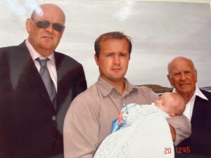 Ayşe Erbulak Instagram - Çok sevgili Willy,
Bugün sen bizi bırakıp gideli 15 yıl oldu.
Sen bu dünyaya insan kılığında gelen bir melektin ve çok erken de olsa diğer meleklere kavuştun.
Seni özlüyoruz…

Kjære Willy,
I dag er det 15 år siden du forlot oss.
Du var en engel som kom til denne verden i menneskelig form og du ble gjenforent med andre engler, om enn veldig tidlig.
Vi savner deg…