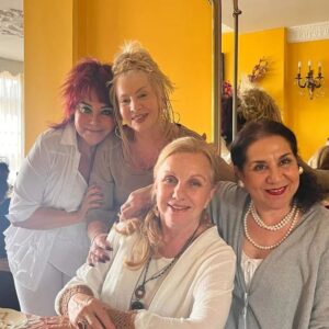 Ayşen İnci Instagram - Üstün Akmen Jürisi altın kızlar grubu