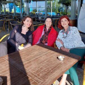 Ayşenur Yazıcı Instagram - Yeni bır iş yenı bır cep yenı bır bayram... 🥰