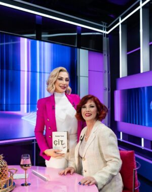 Ayşenur Yazıcı Instagram - Bu akşam 03.03.2024 Pazar saat 21 de https://www.ekoturk.com/canli-yayin/ ekotürk'te canlı yayında izleyebilirsiniz. @ozlemesraada @didemtaslan ve ben ne güzel geçmişi ve şimdiyi konuştuk 
@ekoturktv